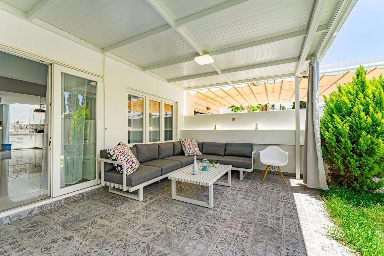 Beautiful Bungalow In Island Village 아데제 외부 사진