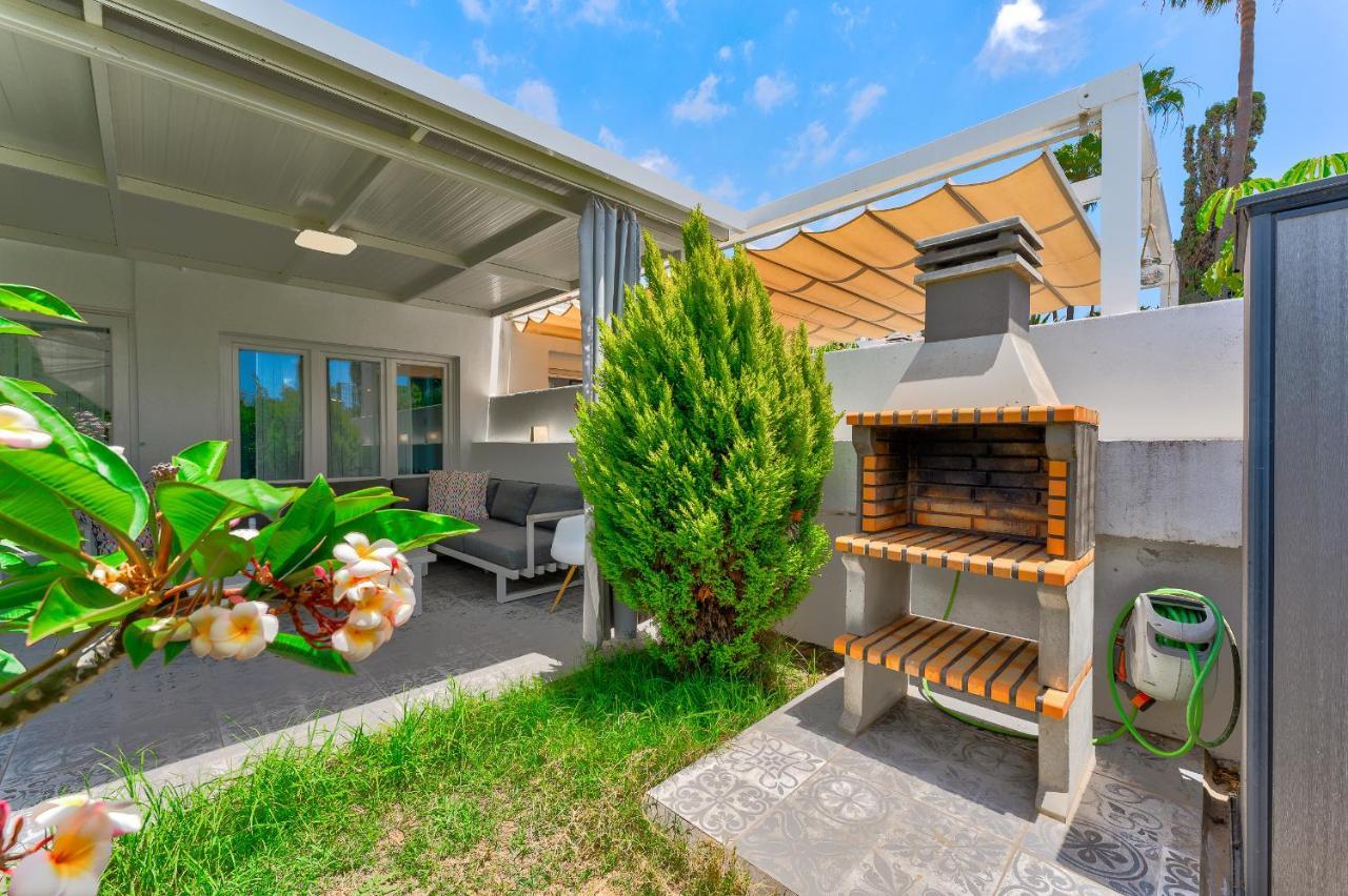 Beautiful Bungalow In Island Village 아데제 외부 사진