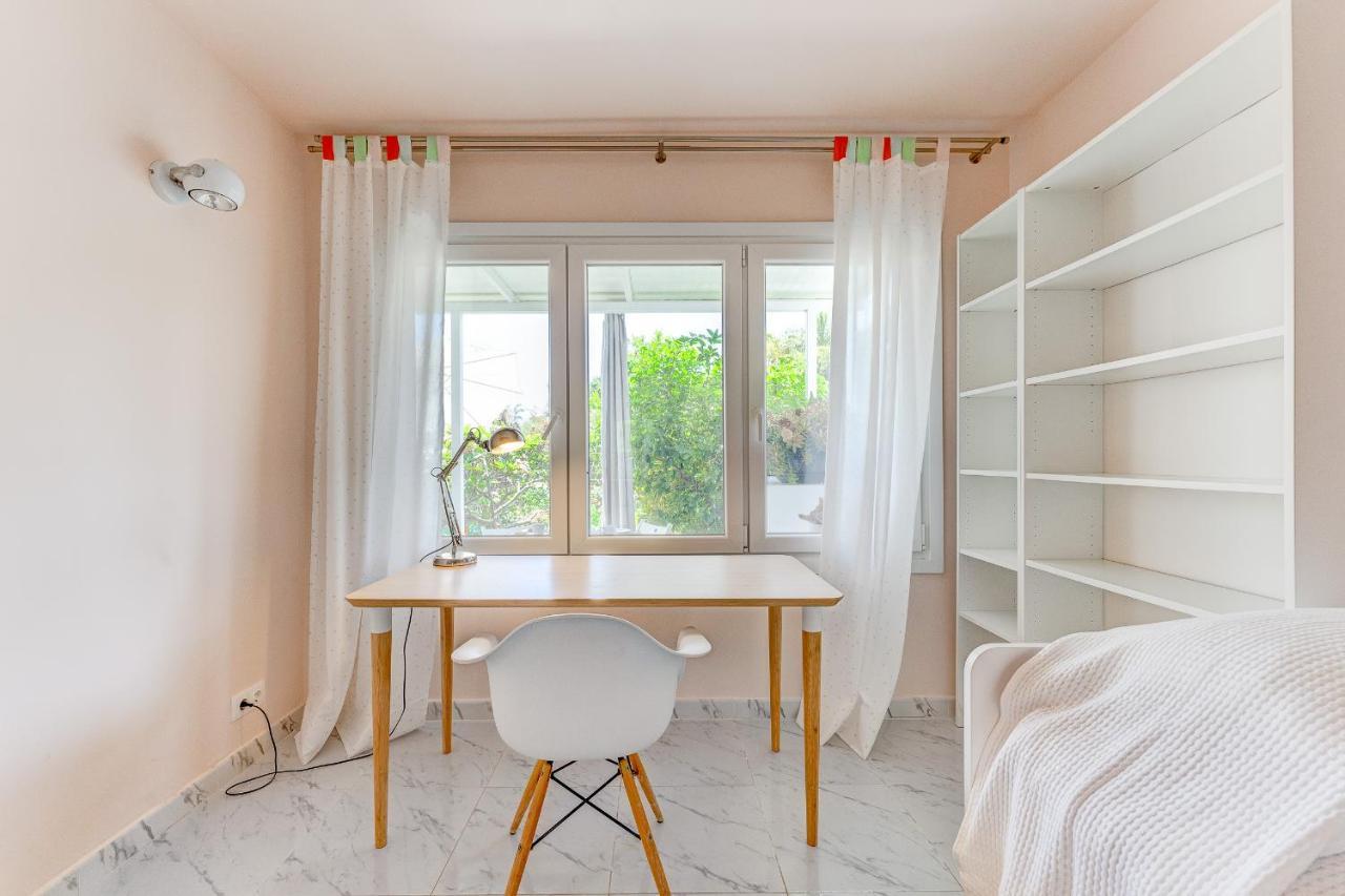 Beautiful Bungalow In Island Village 아데제 외부 사진
