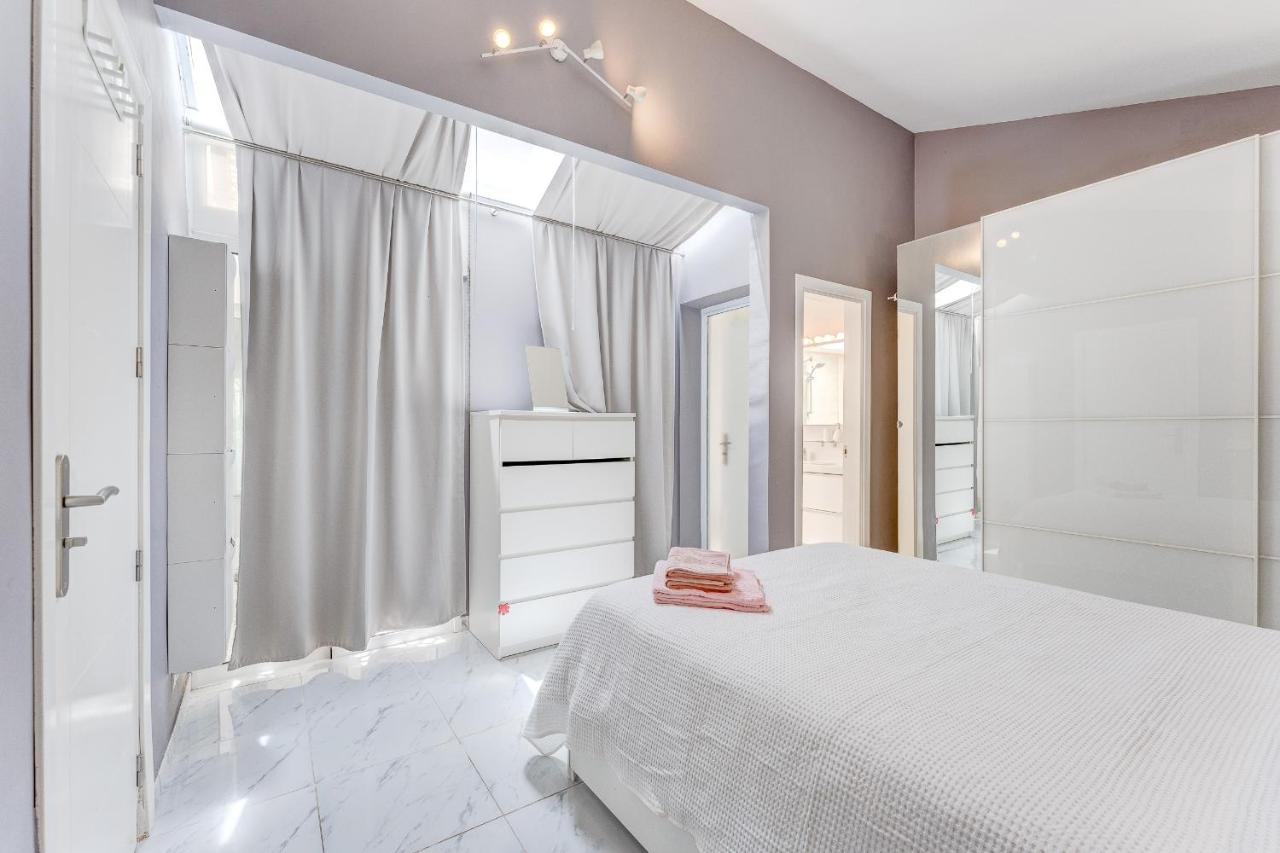 Beautiful Bungalow In Island Village 아데제 외부 사진